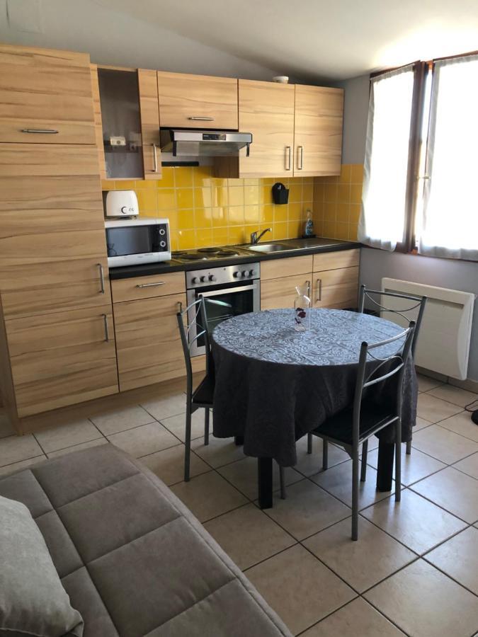 הוילה Villemoirieu Domaine De Bienassis מראה חיצוני תמונה