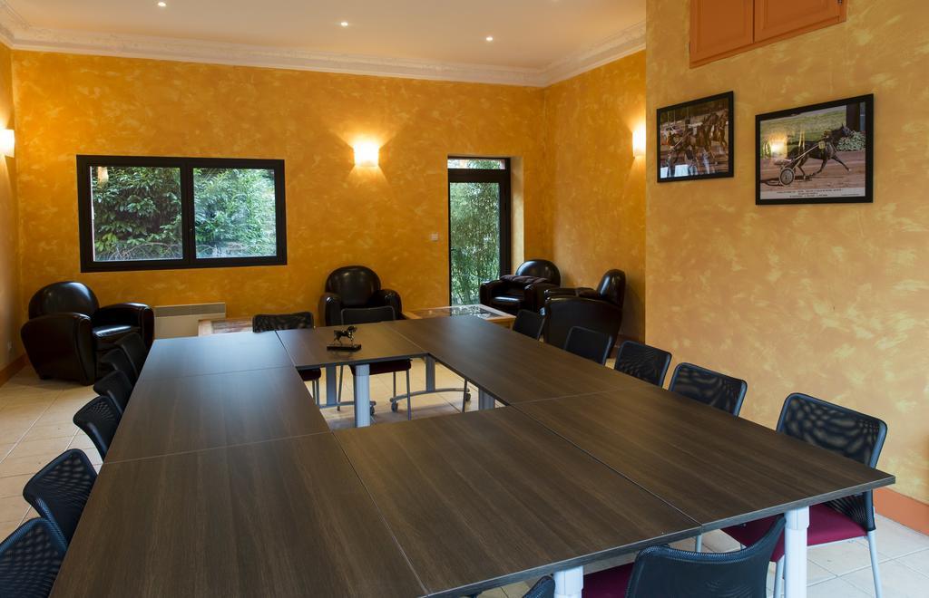 הוילה Villemoirieu Domaine De Bienassis מראה חיצוני תמונה