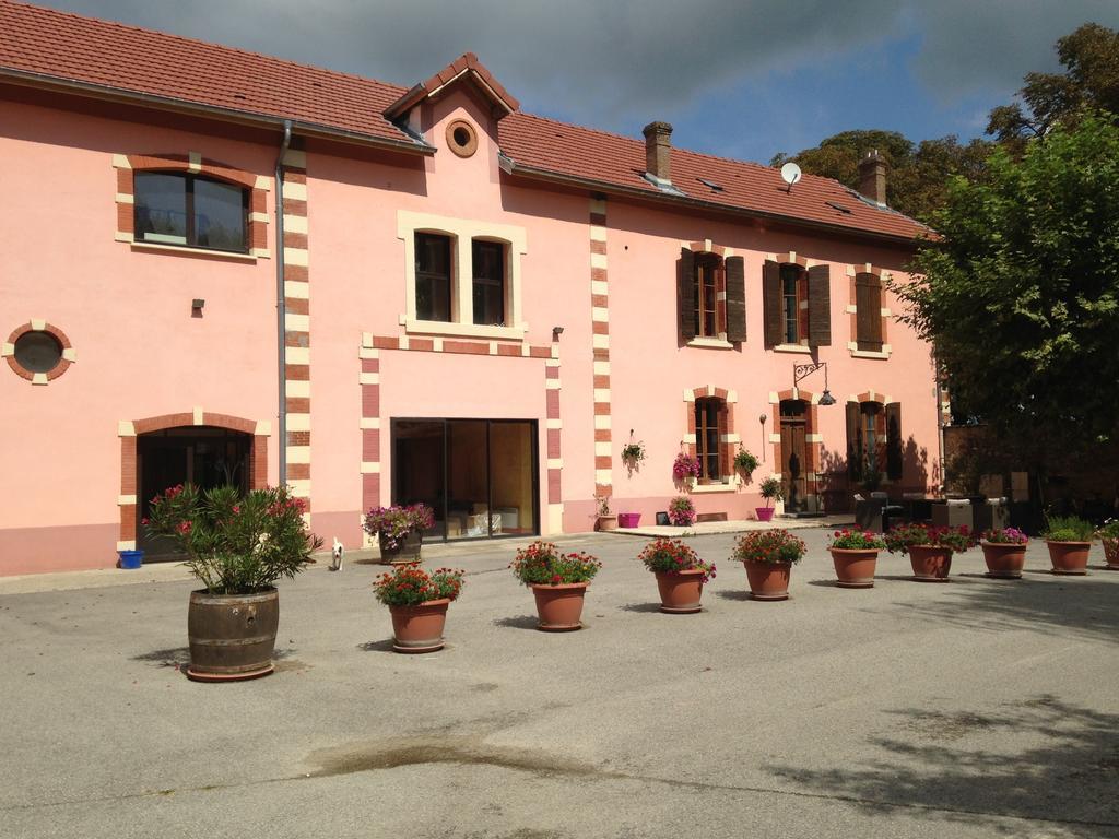 הוילה Villemoirieu Domaine De Bienassis מראה חיצוני תמונה