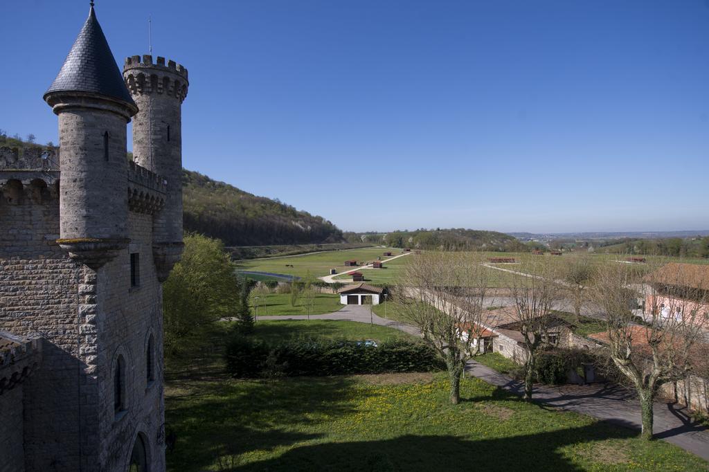 הוילה Villemoirieu Domaine De Bienassis מראה חיצוני תמונה
